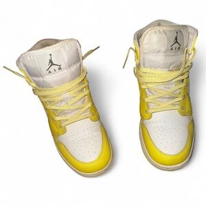 Jordan 1 Mid SE Dynamic Yellow Sneakers